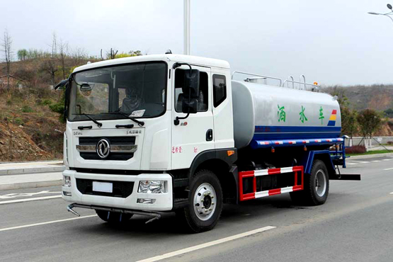 怎樣排除灑水車柴油機過早、過遲的噴油現象？